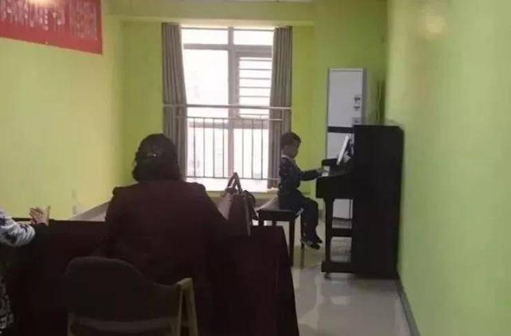 音符承载梦想，旋律奏响希望|：劁鸷邮械谌煲级ǚ⒏智僖帐踔芡昝缆淠