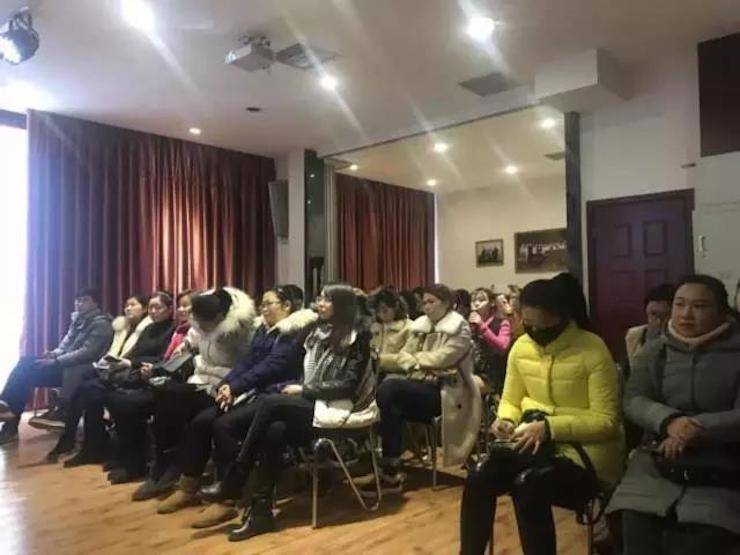 【报道】读谱与琴谱版本的选择|壹定发艺术家鲍释贤大师班洛阳站圆满结束。诤悠担