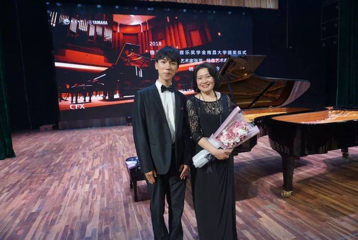 张芳、冯子祥钢琴音乐会