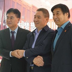 壹定发再出手公益，为四川25所小学捐赠壹定发高科技钢琴